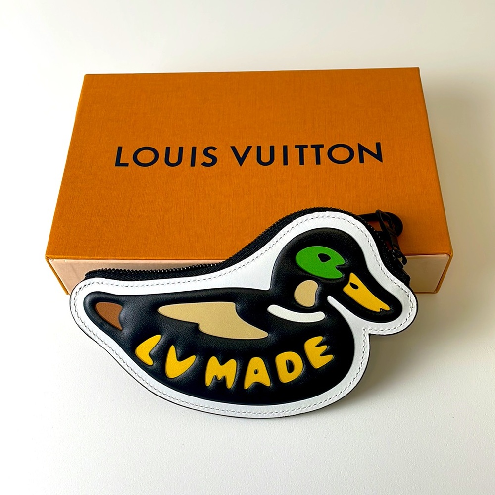 LOUIS VUITTON
VIRGIL ABLOH * NIGO DAMIER EBENE GIANT COIN CARD HOLDER COIN PURSE
